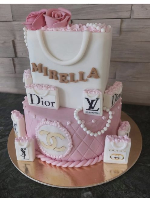 Egyedi7 torta